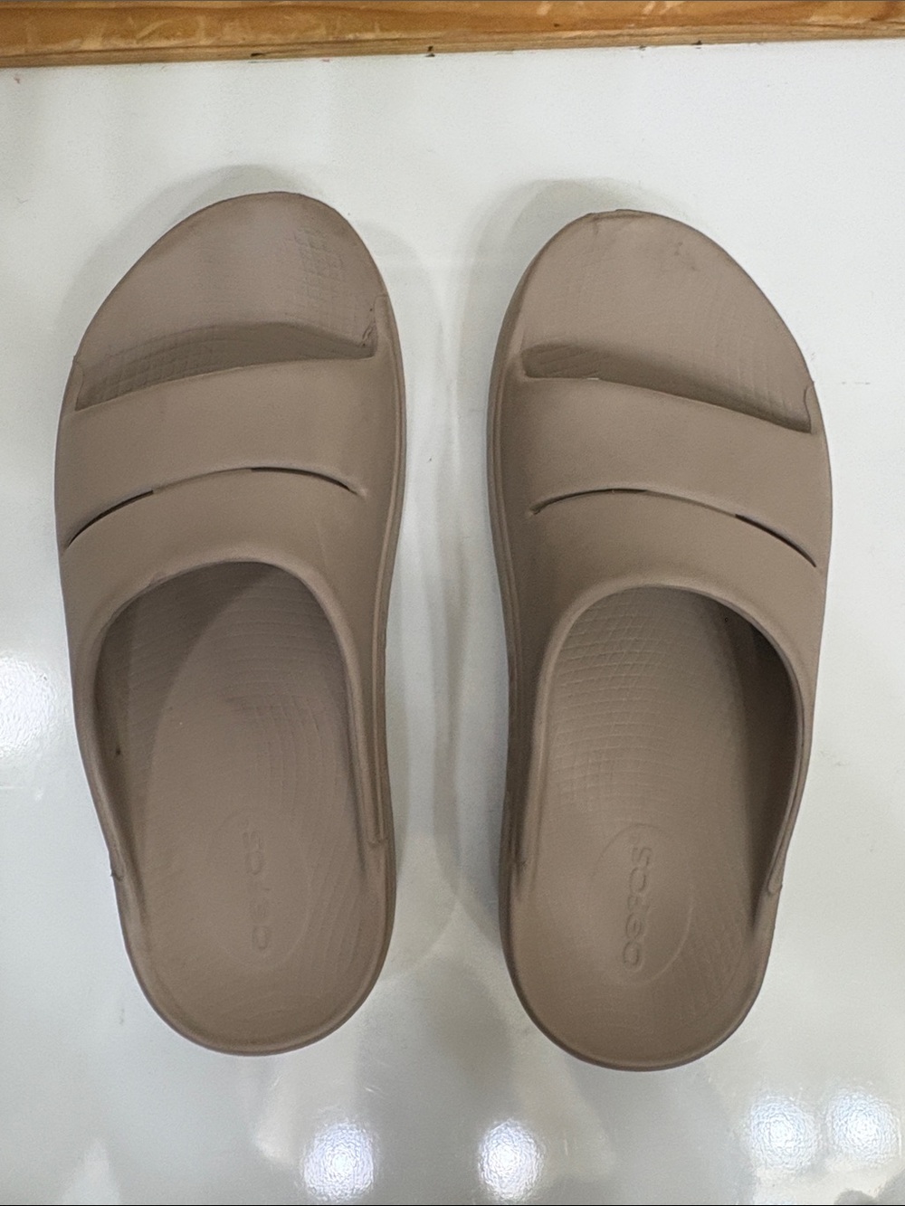 OOFOS Women's Recovery Slide - Taupe Brown - Picture 6 of 9